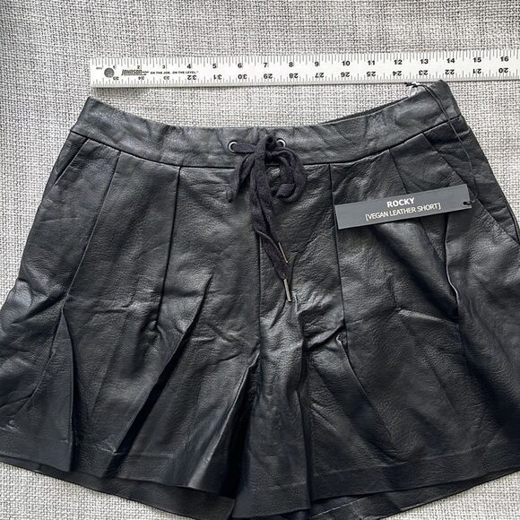 Blank NYC Shorts Womens Large Black Rocky Vegan‎ Leather - Picture 3 of 8
